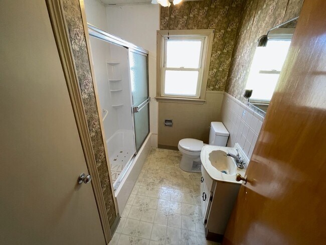 Building Photo - Cute Rental House in Shelbyville