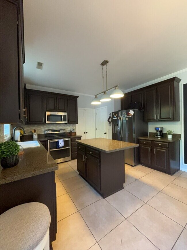 Building Photo - 1009 Ariel Ct