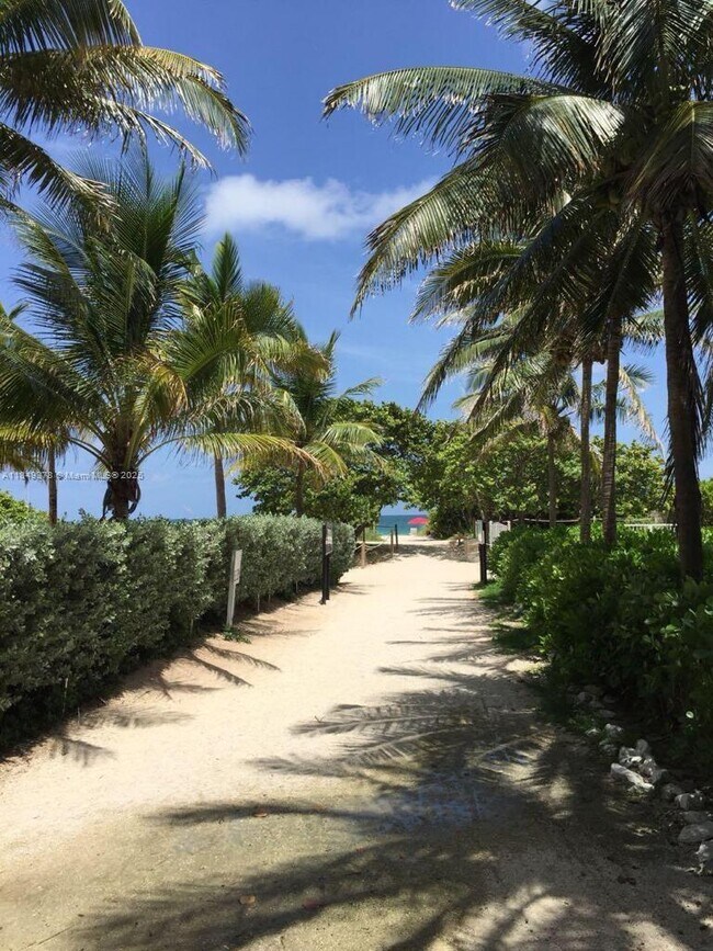 Building Photo - 9195 Collins Ave