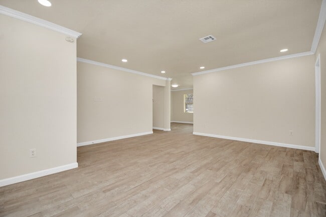 Building Photo - 25409 Pebble Dr