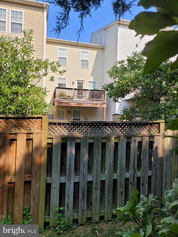 Building Photo - 25117 Sweet Myrtle Square