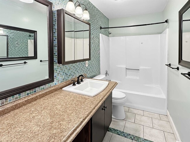Building Photo - 5305 Chelsea Cove N