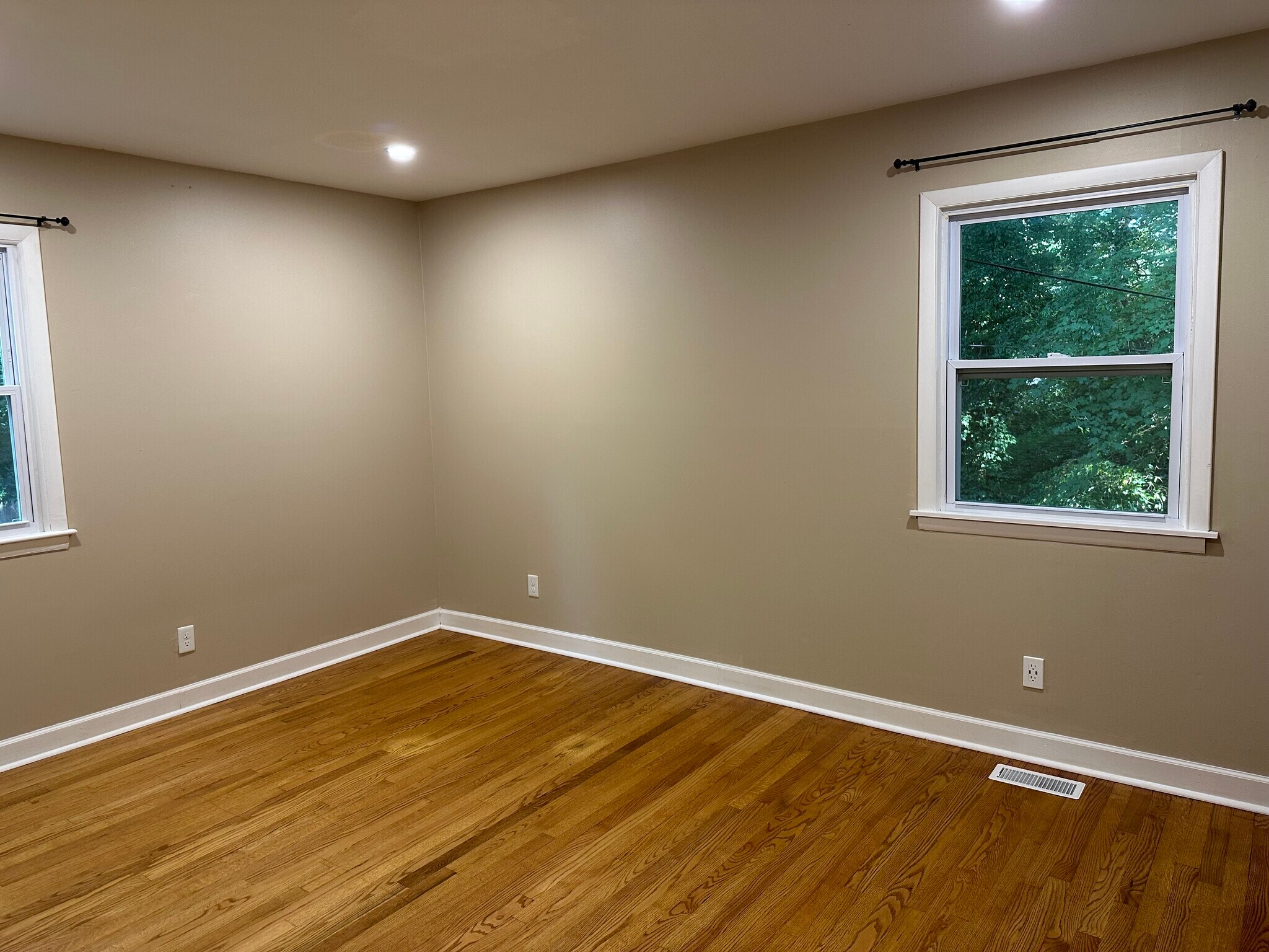 Building Photo - 3805 Colewood Dr