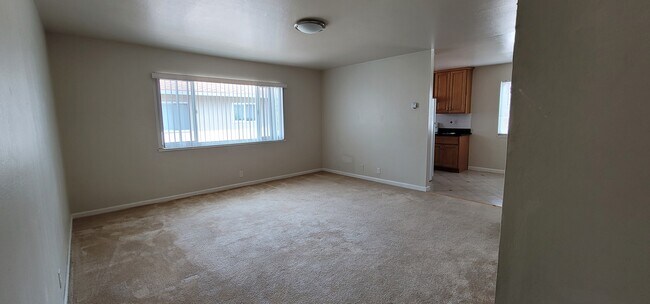 Building Photo - 1642 Queen Charlotte Dr