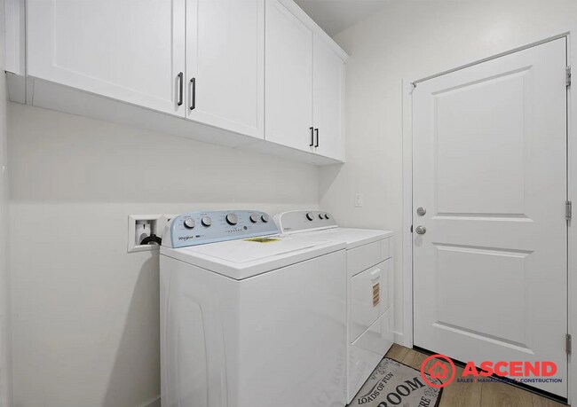 Building Photo - Modern 3 Bed, 2 Bath Home with Solar & Full Appliance Package