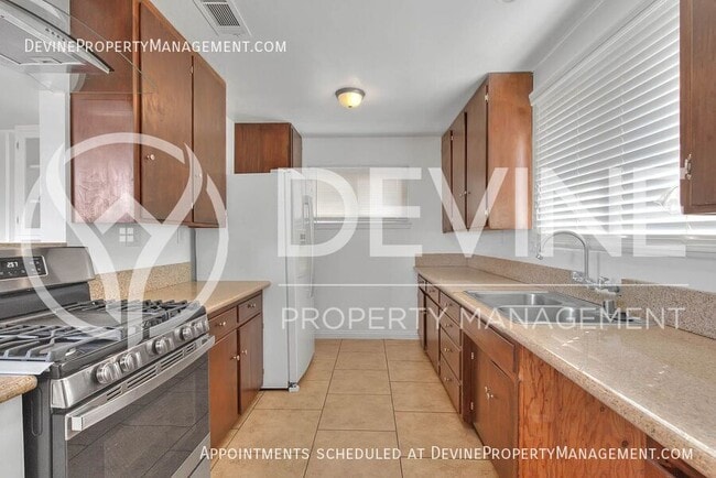 Building Photo - 15044 Redondo Dr