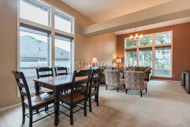 Building Photo - Beautiful Spacious Home in Tigard