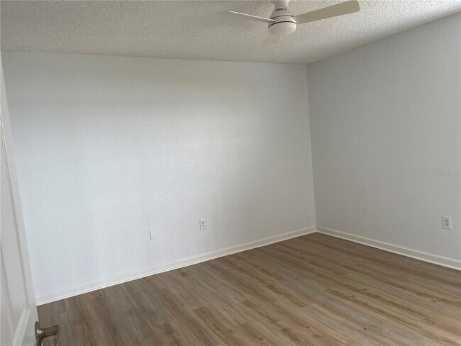 Building Photo - 10125 Sailwinds Blvd N