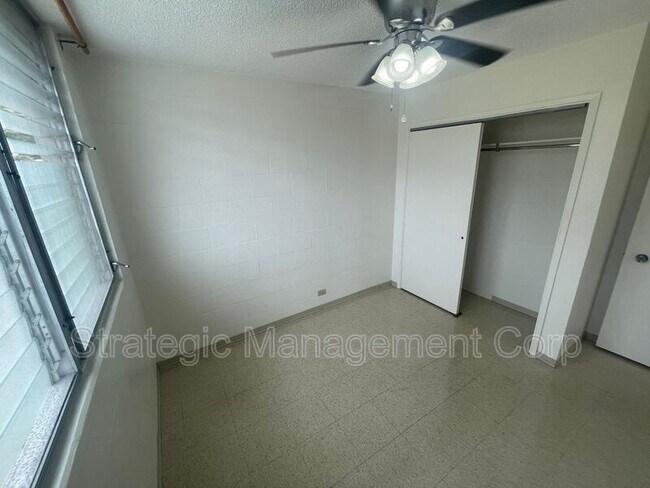 Building Photo - 1735 Young St