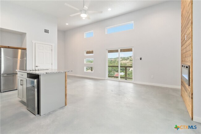 Building Photo - 462 Ledgeview Dr