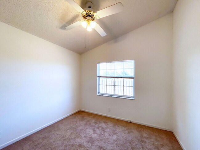 Building Photo - 2BD/2BA Single Family Home In West Palm Beach