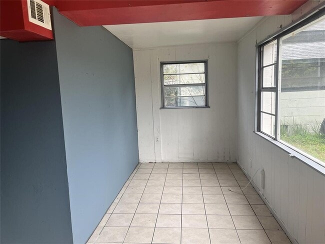 Building Photo - 124 Daytona Ave