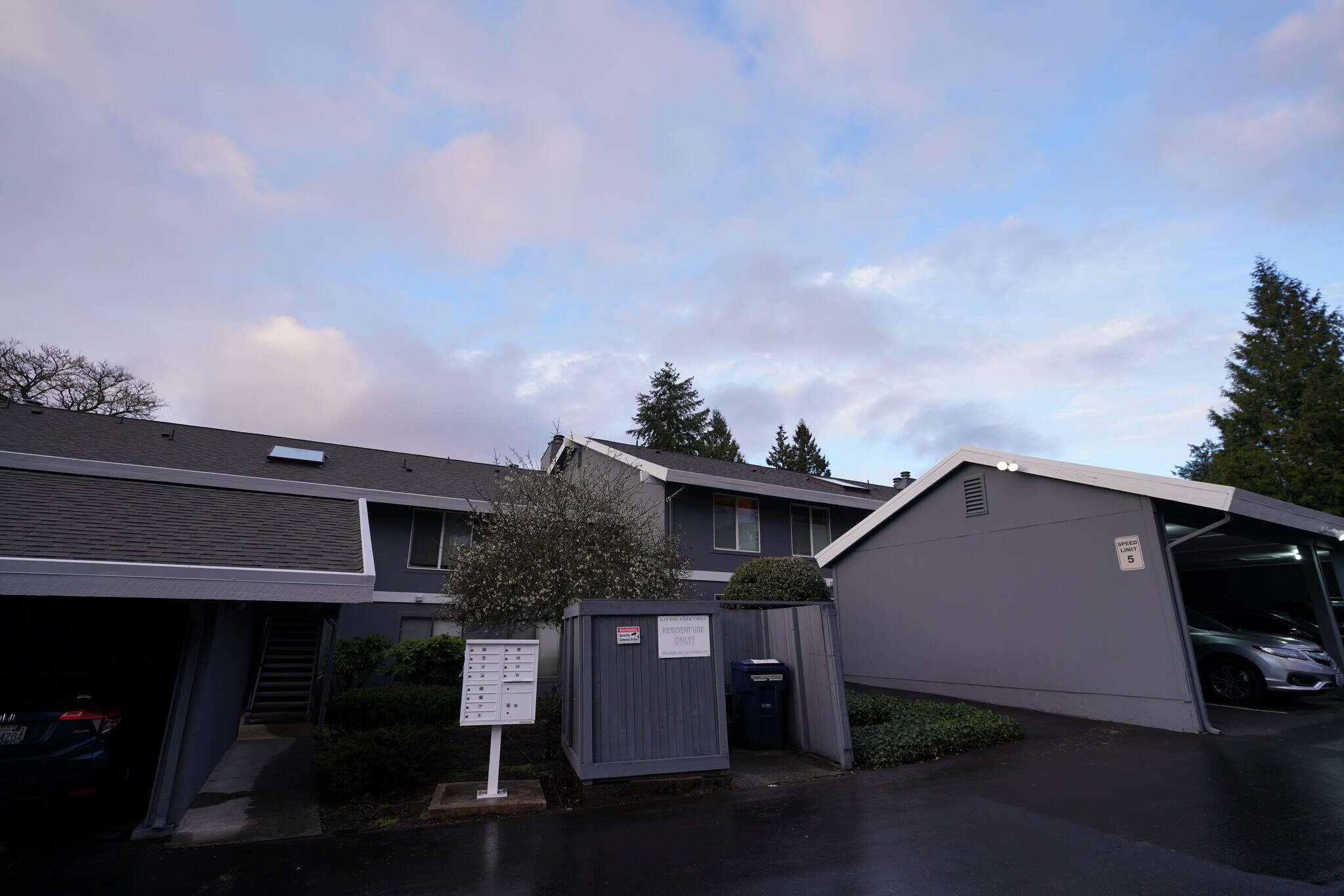 Building Photo - 11104 NE 68th St