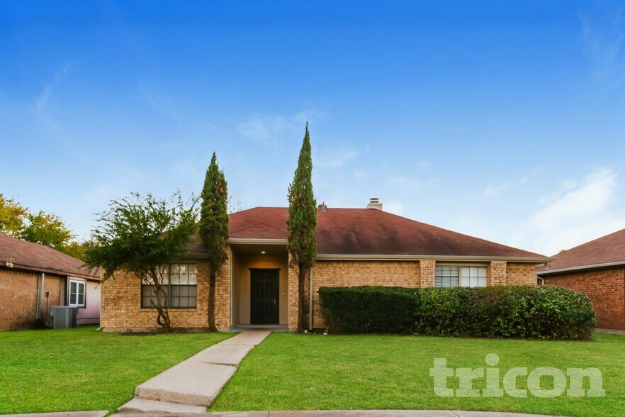 Primary Photo - 1252 Payne Dr