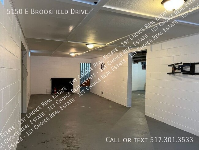 Building Photo - 5150 E Brookfield Dr