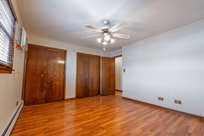 Building Photo - 4617 Grove Ave