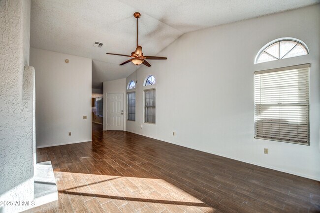 Building Photo - 11102 N 111th St