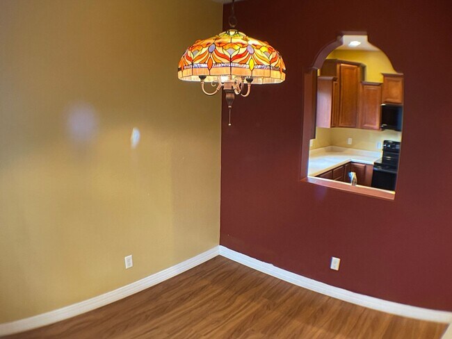 Building Photo - Townhouse in University heights COMING SOON!