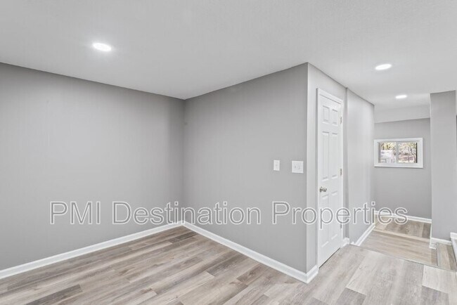 Building Photo - 5513 Hardy Ave