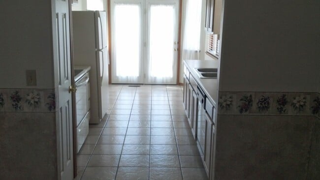 Building Photo - 5952 Corinth Dr