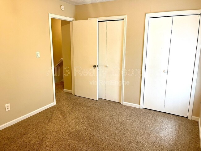 Building Photo - 155 Hunters Ln