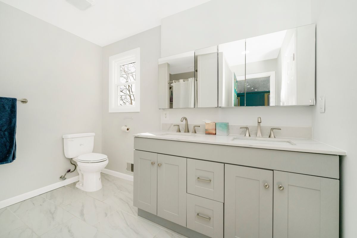 Building Photo - 3105 Glissade Ct