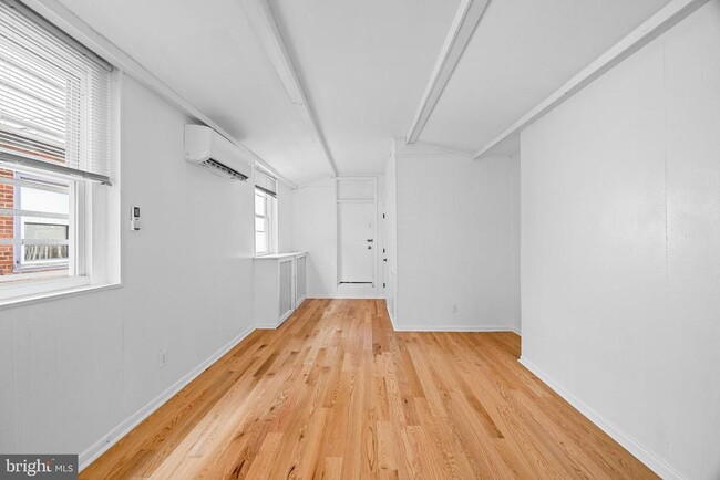 Building Photo - 1225 Spruce St