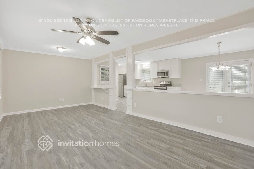 Building Photo - 3954 Lindley Dr