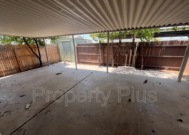 Building Photo - 4701 N 26th Ln