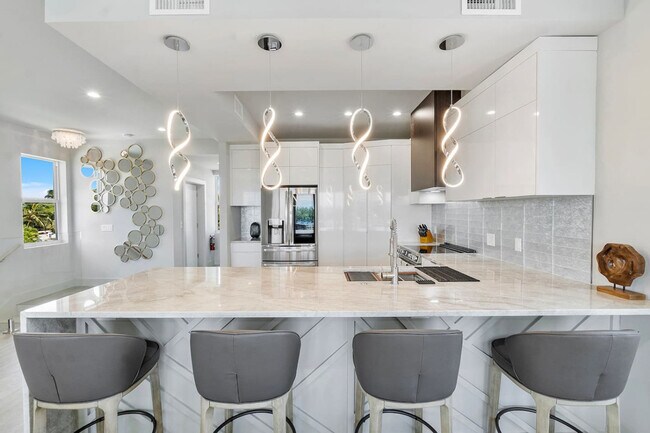 Building Photo - 99 Seaside Ave