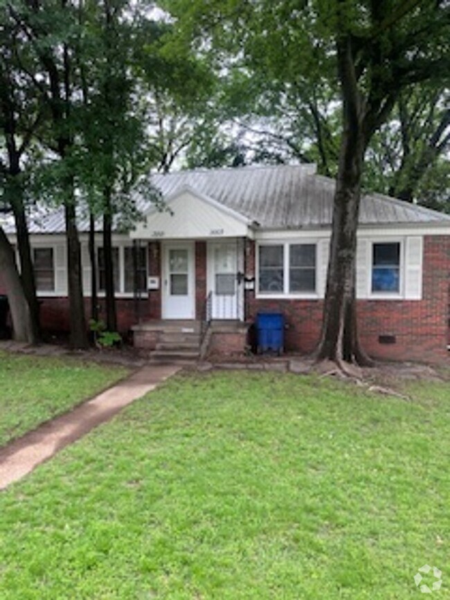 Building Photo - Dillon-2001-2003 South U Duplex