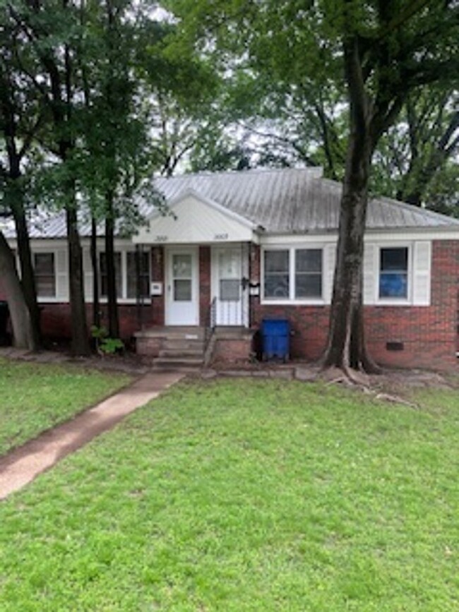 Primary Photo - Dillon-2001-2003 South U Duplex