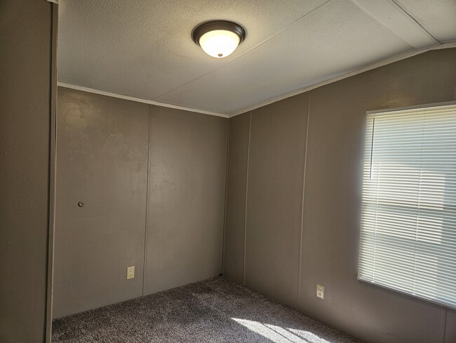 Building Photo - 38 Lynnwood Cir