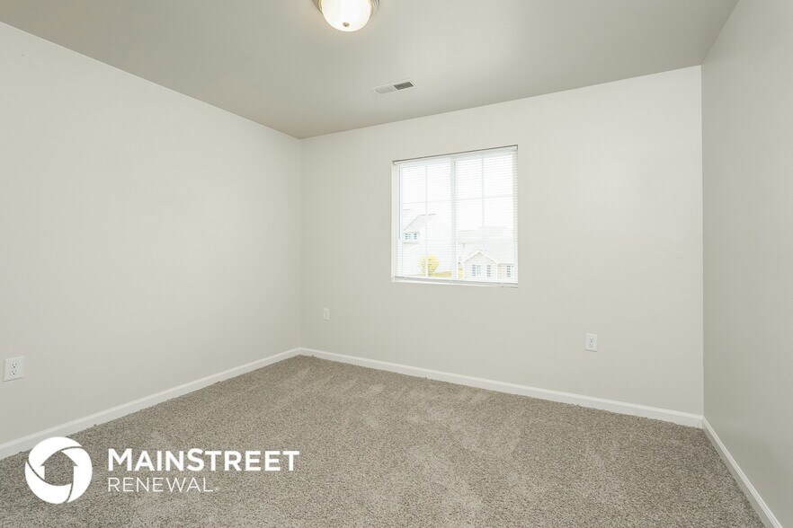 Building Photo - 3915 Bissett Wy
