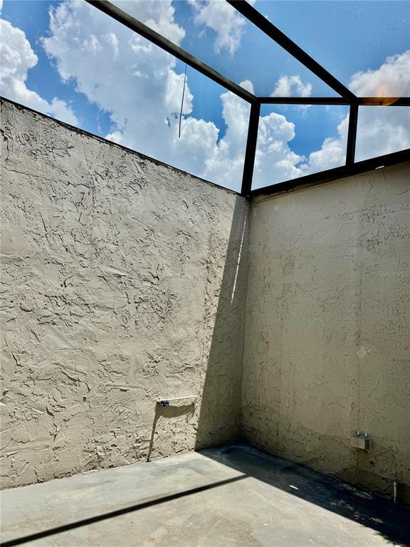 Building Photo - 633 Desoto Dr