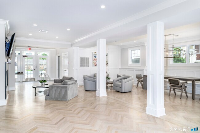 Building Photo - 85 Camp Ave