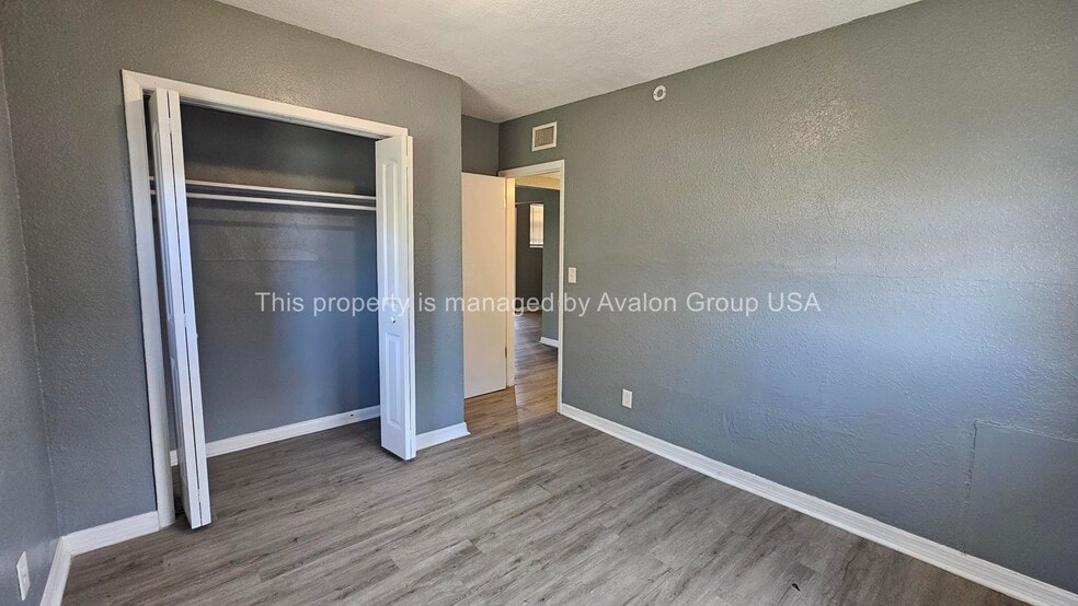 Building Photo - 1459 W 20th St