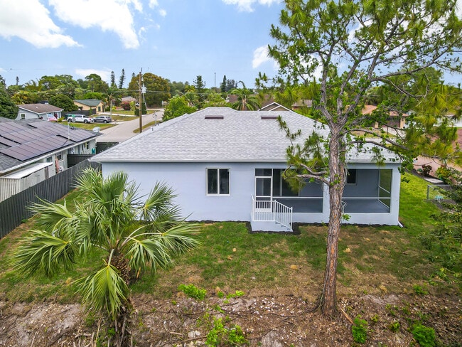 Building Photo - 2643 47th St SW