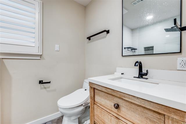 Building Photo - 6809 Vineridge Dr