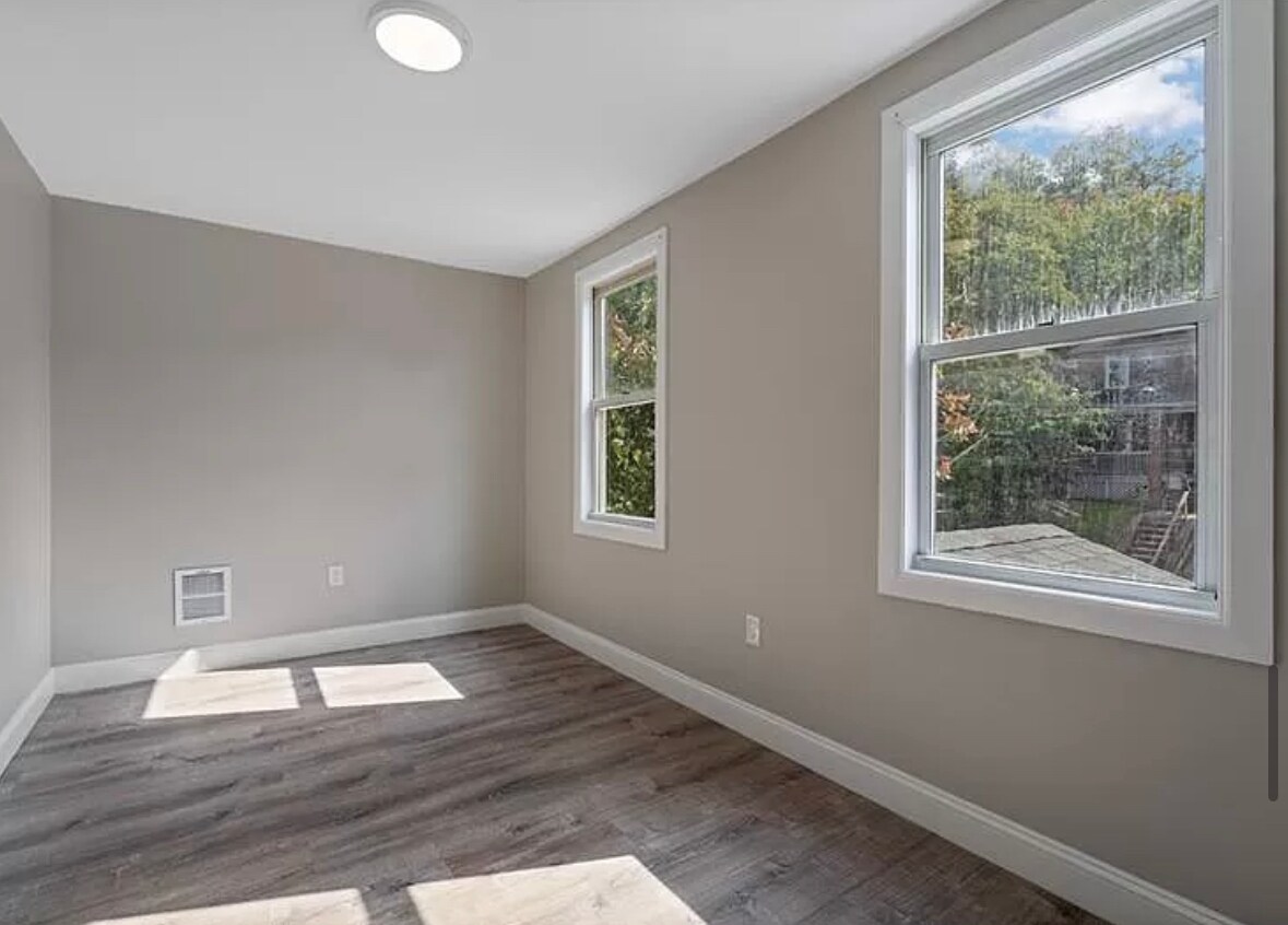 Building Photo - 2031 Chalfant St