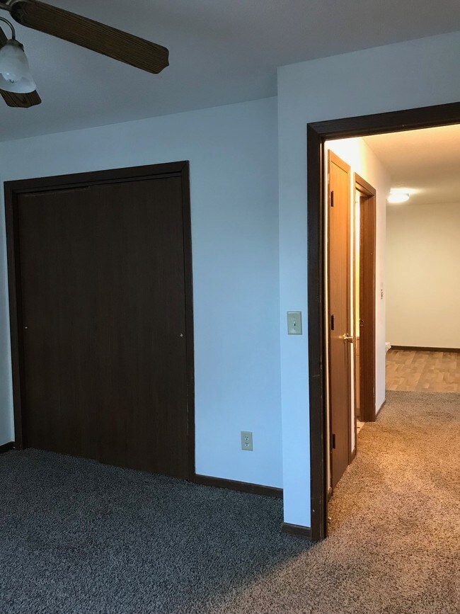 Building Photo - 2622 Nelson Drive, Unit 6