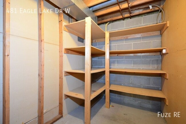 Building Photo - 481 W Eagle Lake Dr