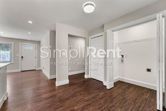 Building Photo - ALL NEW 4/2 HOME FOR RENT - 1st Month's Rent free with a 13 month lease!