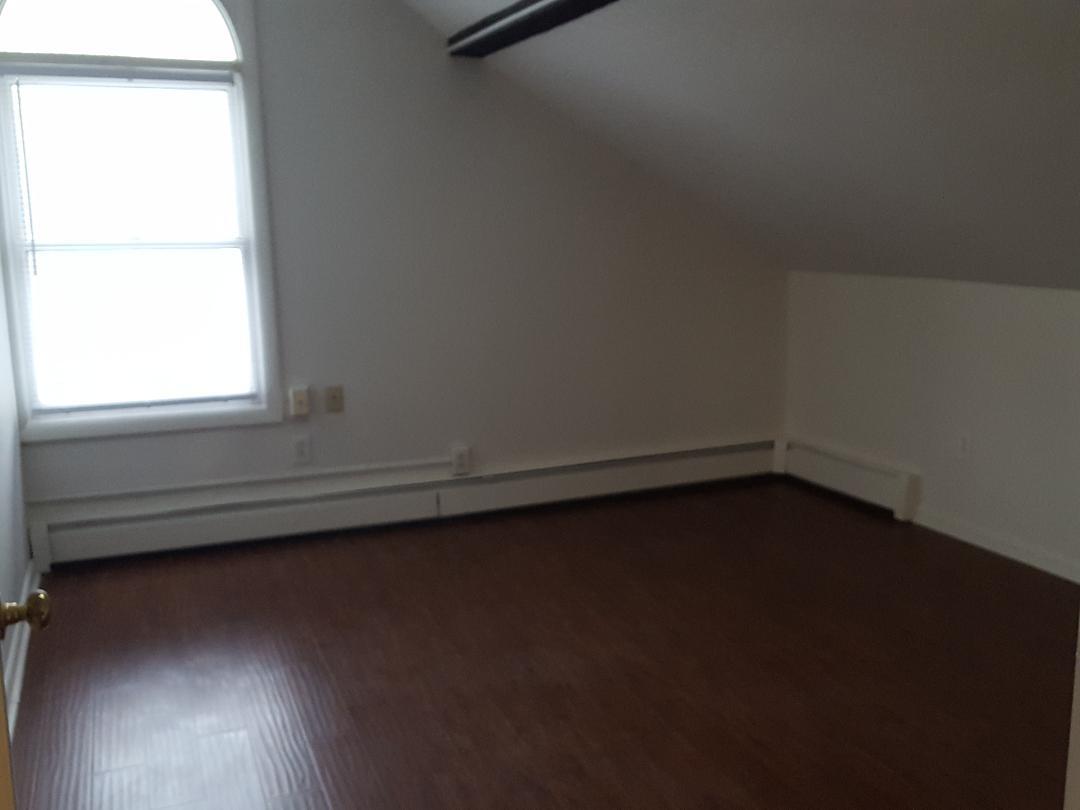 Building Photo - 296 Lenox St