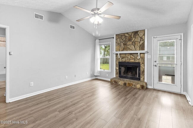 Building Photo - 7313 Pebblebrook Dr