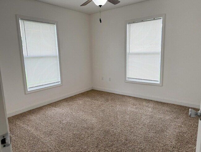 Building Photo - Cocoa Duplex