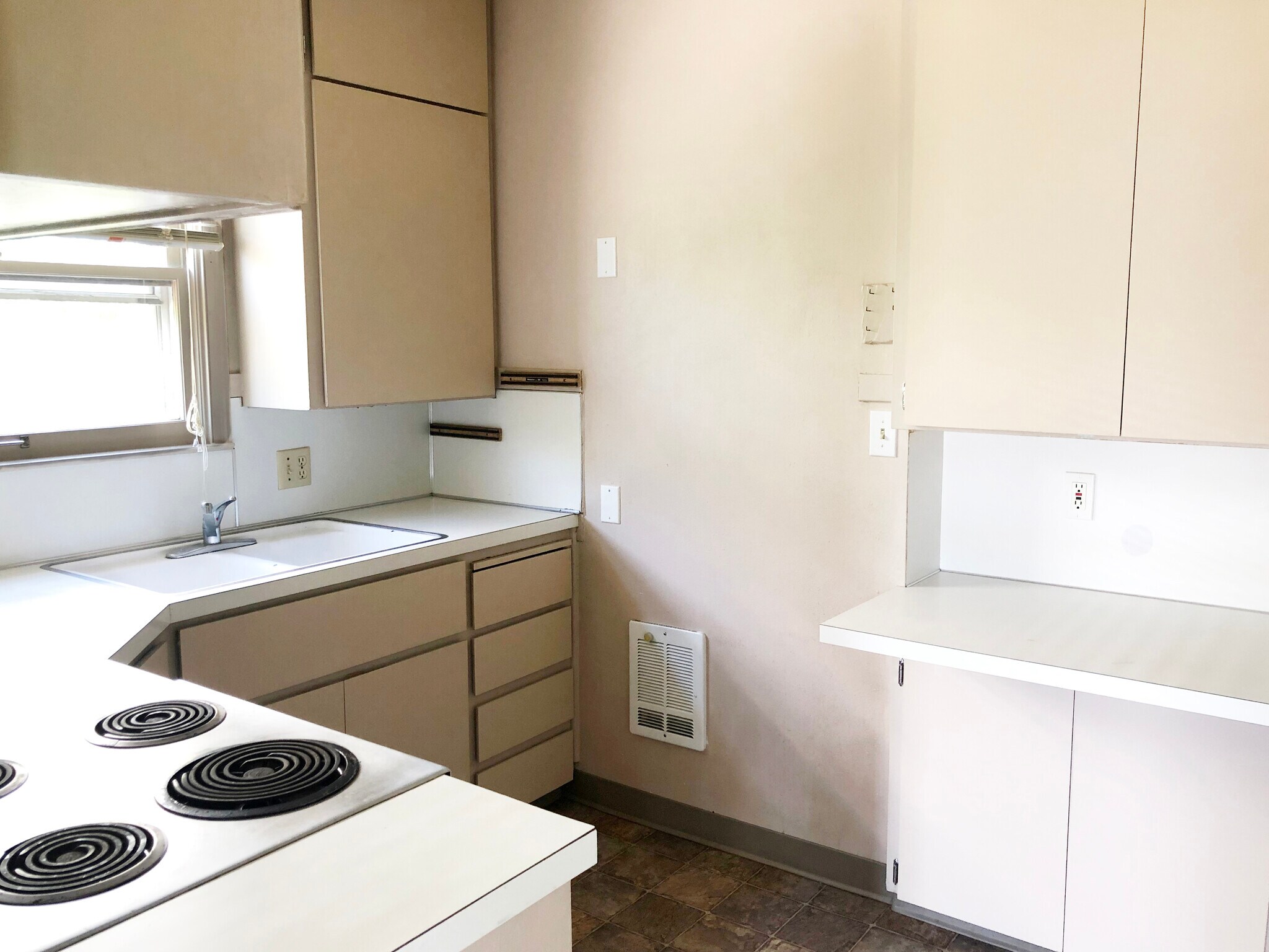 Building Photo - 430 NE Kamiaken St