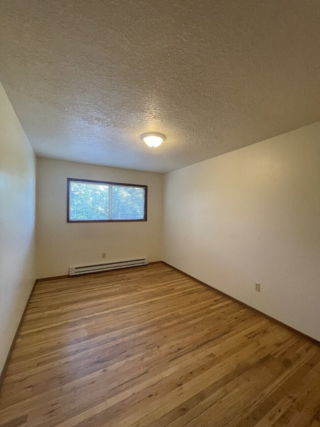 Building Photo - Charming 1-Bedroom Apartment with a Comfortable Layout