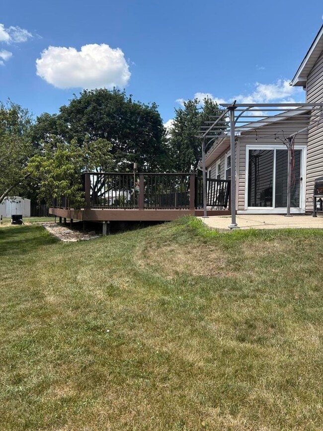 Building Photo - 619 Belair Ct
