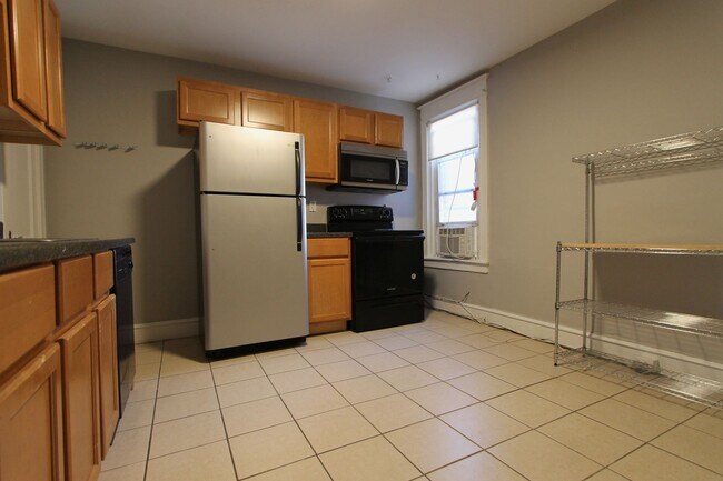 Building Photo - 624 Wendover St